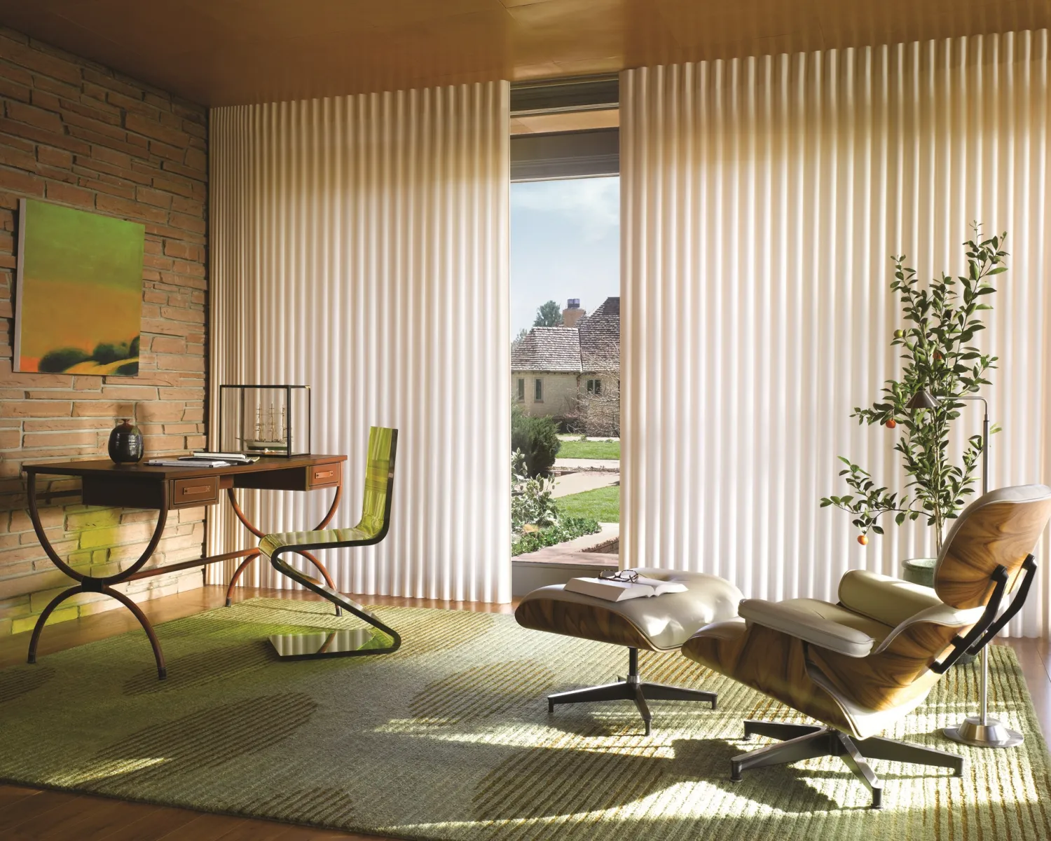 Hunter Douglas